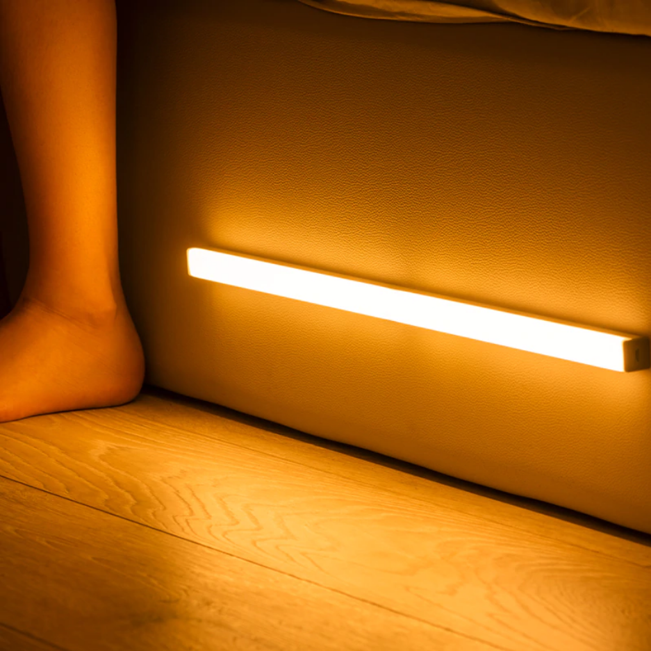 LUMIX Glide™ - Luz LED Con Sensor De Movimiento (30 CM)
