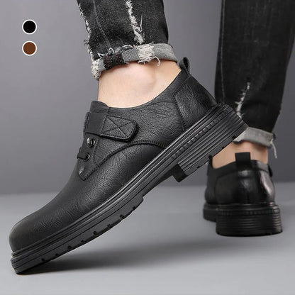 Zapatos de hombre transpirables de estilo retro de cuero con suela blanda.