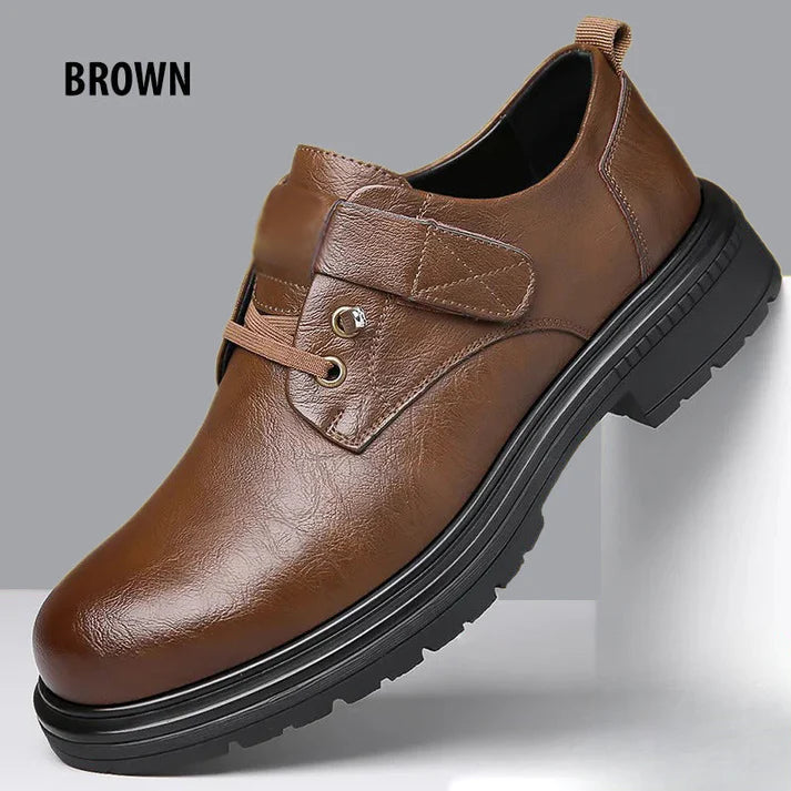 Zapatos de hombre transpirables de estilo retro de cuero con suela blanda.