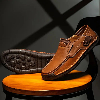 Zapatos clásicos de cuero sin cordones para hombre: piel de becerro de primera calidad, comodidad y estilo sin esfuerzo