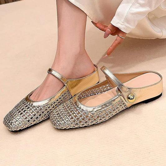 Zapatos destalonados trenzados con hebilla y punta cuadrada